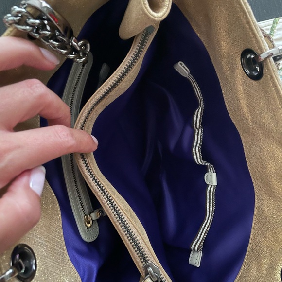 Henri Bendel 712 Gold Chain Link bag - Picture 9 of 10